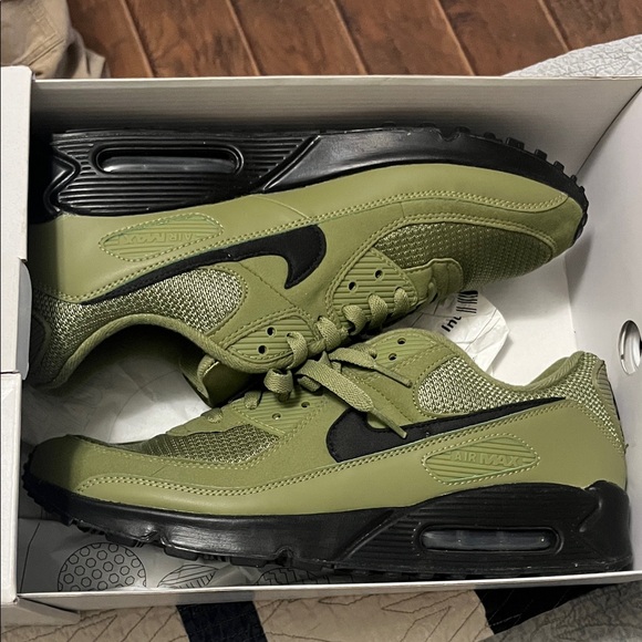 Nike Men's Forest Green Air Max 90 - Picture 6 of 6